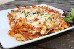 Macaroni à la viande gratiné
